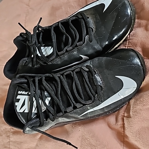 STUNNING NIKE ALPHA SHARK 2 FOOTBALL CLEATS - Picture 2 of 12